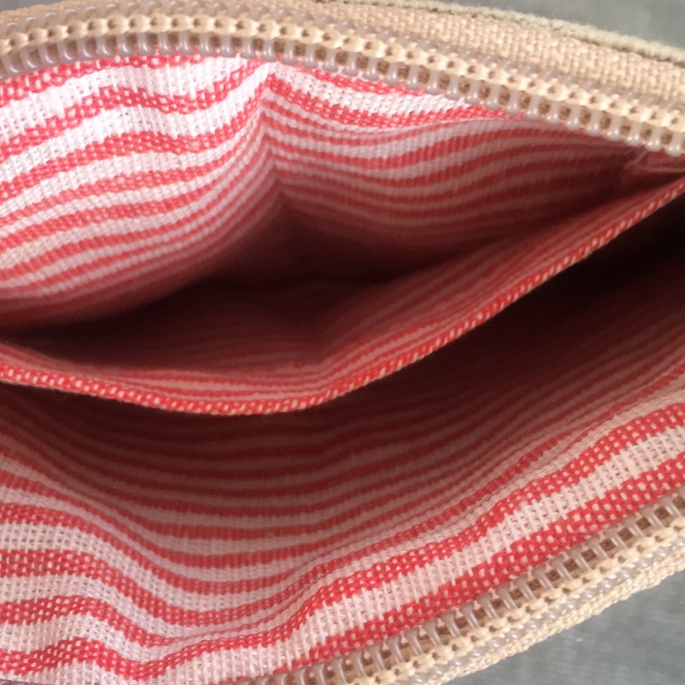 Small hand printed wristlet - Picture 4 of 5